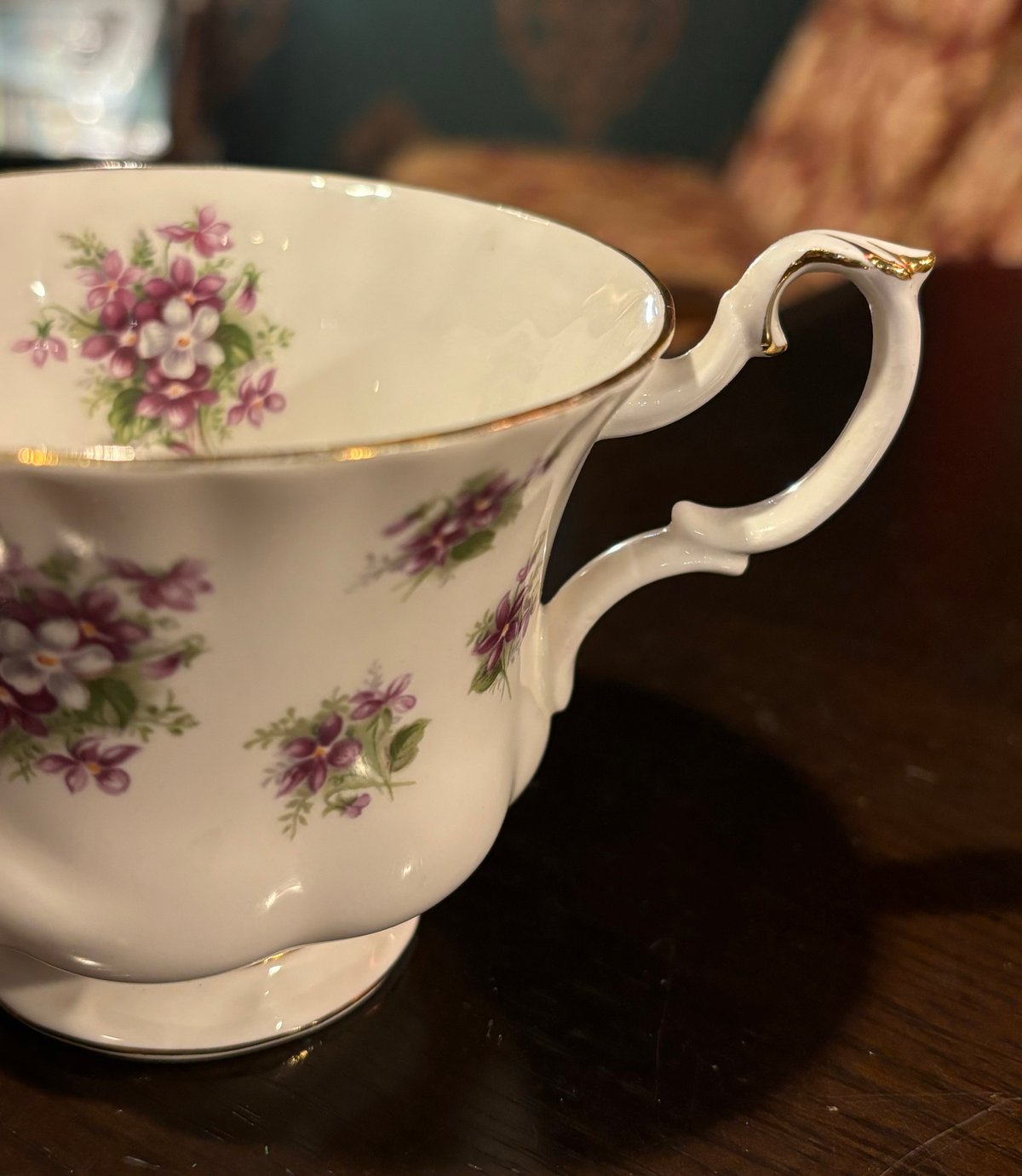 ロイヤルアルバート ROYAL ALBERT カメオバイオレット カップ