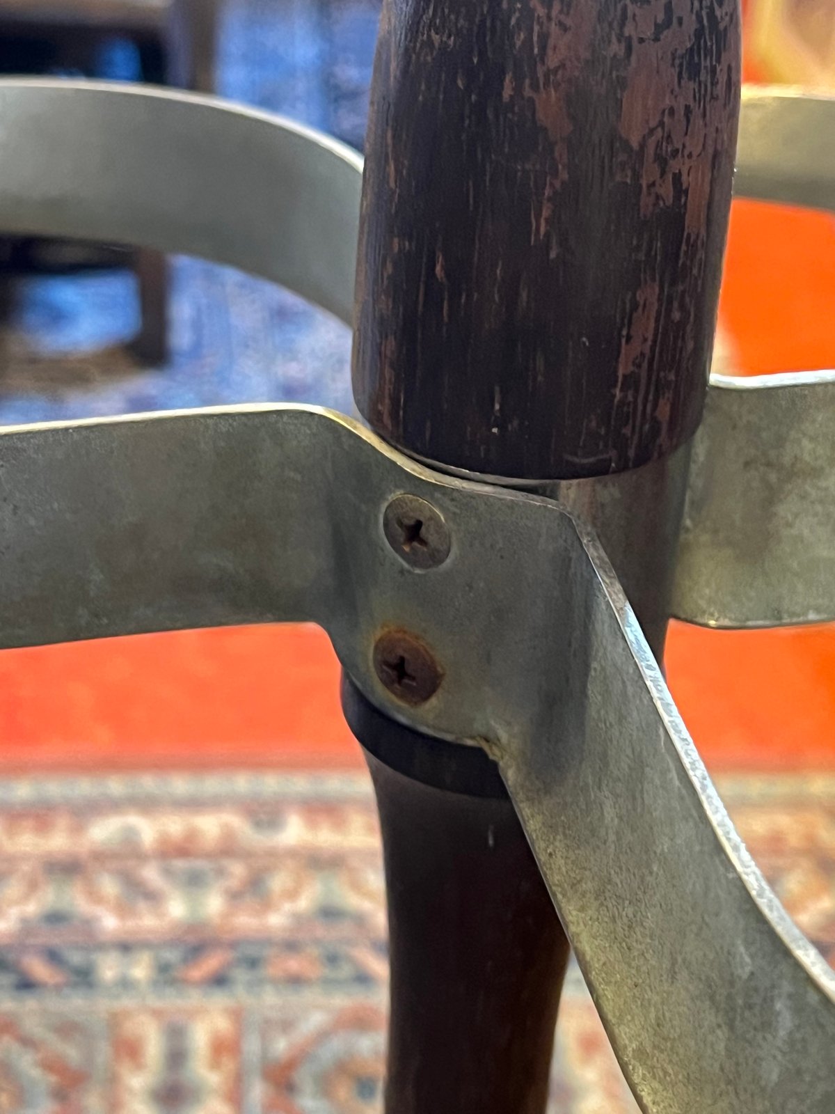 モダンでスタイリッシュ アンティークなユニーク傘立て | アンティーク