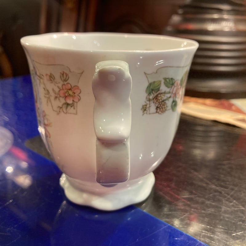 ロイヤルドルトン ブランブリーヘッジ マグカップ(SUMMER