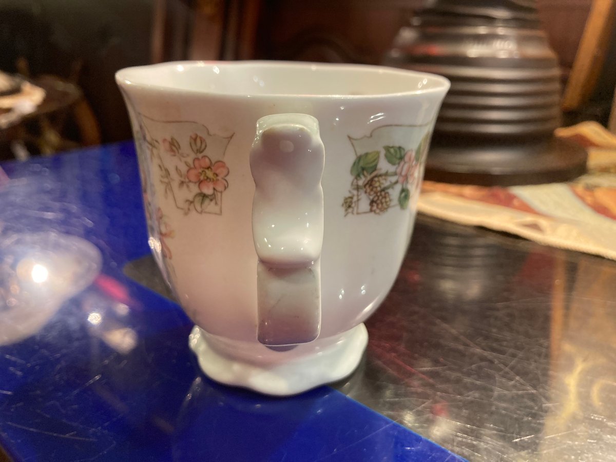 ロイヤルドルトン ブランブリーヘッジ マグカップ(SUMMER