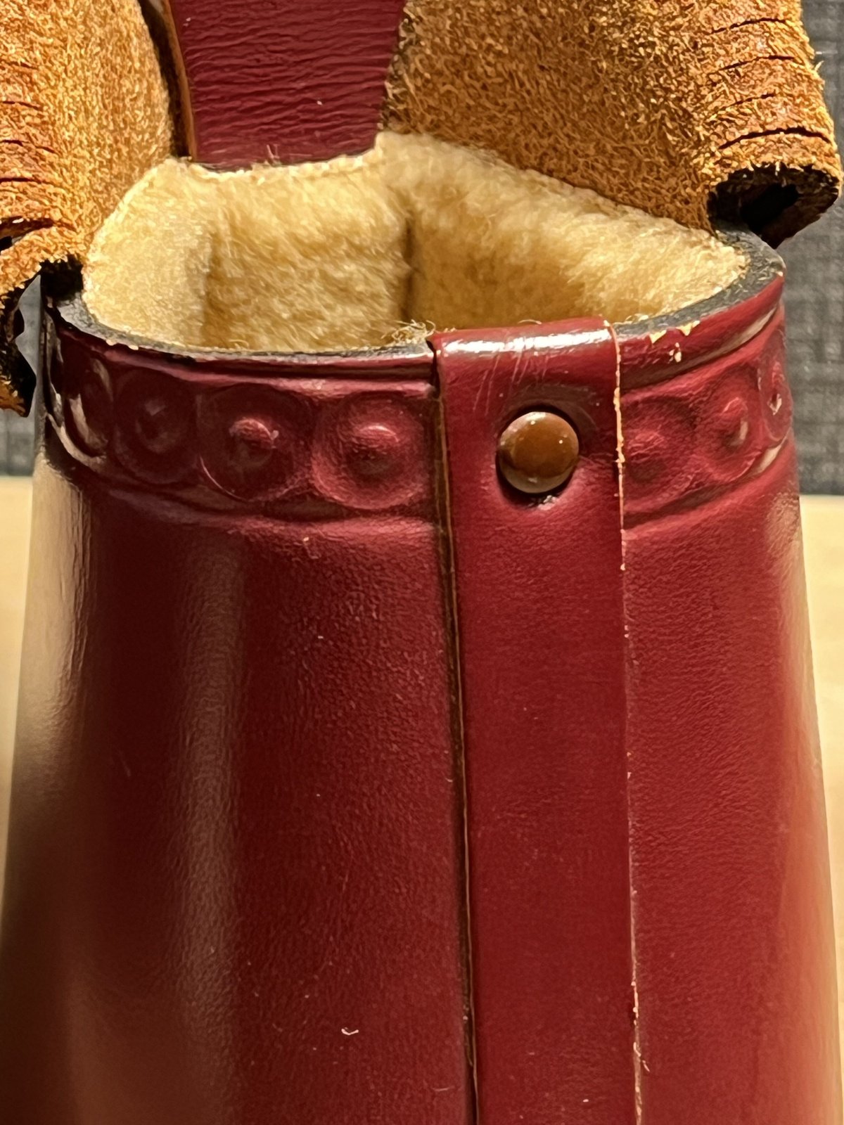 本革製 馬メガネ置き | アンティーク家具と喫茶キャバレーのネットショップ