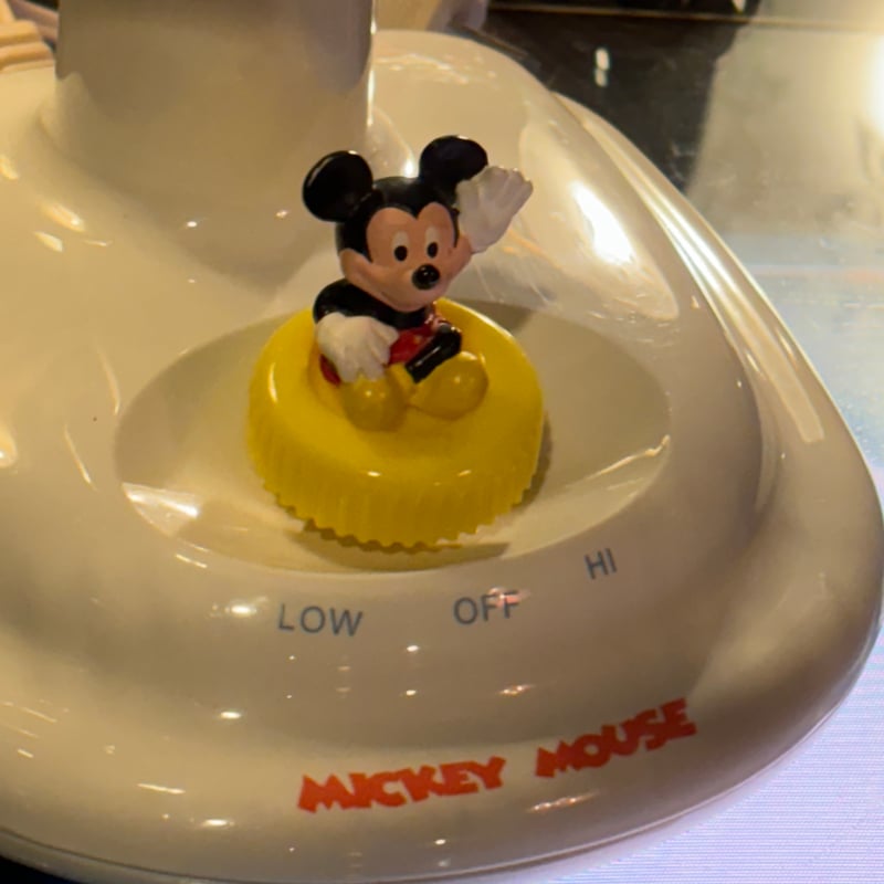 ディズニー かわいいミッキーの扇風機 ホワイト 風量2段切り替え 箱