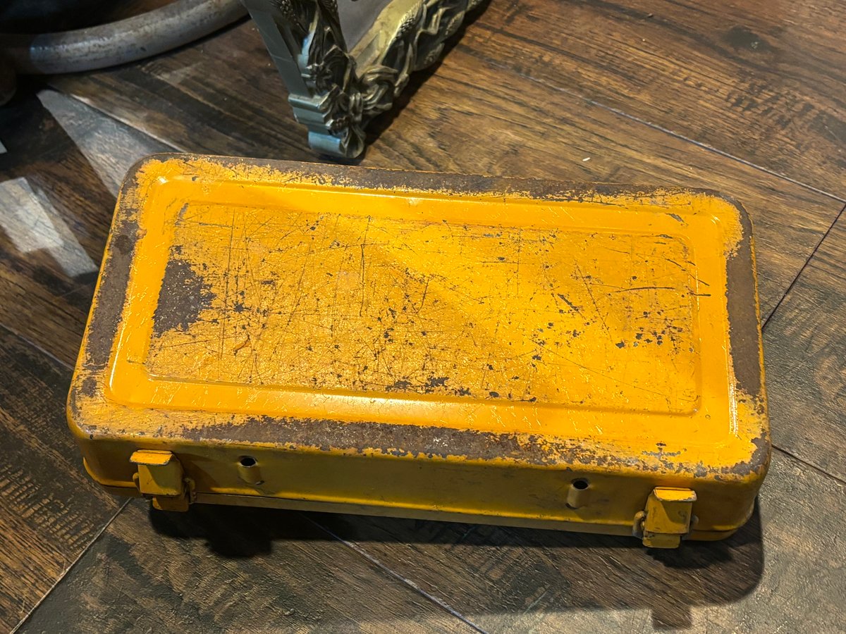 ヴィンテージ　色々部品　工具箱付き ヴィンテージ 色々部品 工具箱付き ヴィンテージ 色々部品 工具箱付き