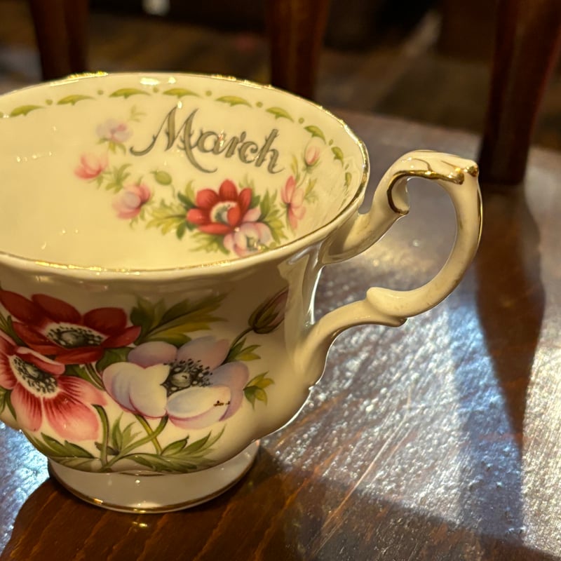 希少 ロイヤルアルバート マンスリーシリーズ陶花 クラスター 3月 希少 ロイヤルアルバート マンスリーシリーズ陶花 クラスター 3