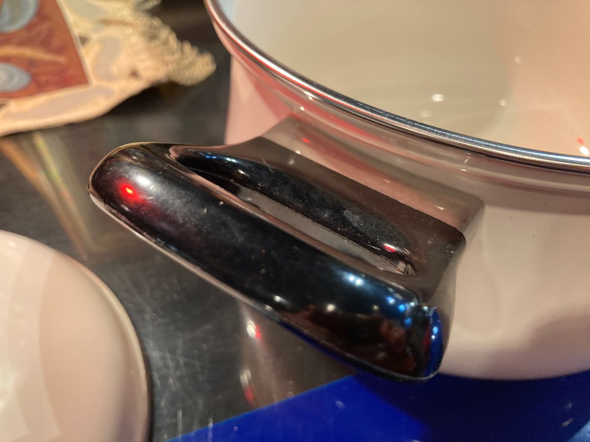 レトロなホーロー両手鍋 | アンティーク家具と喫茶キャバレーのネット