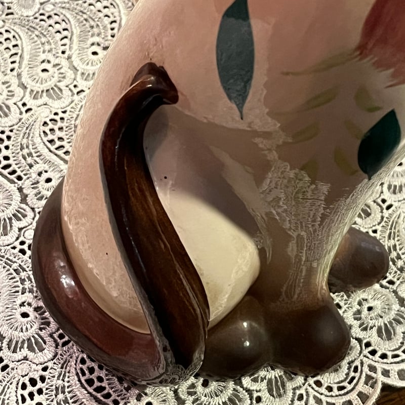 レトロ 陶器製 花柄が可愛い猫の置物ペア | アンティーク家具と レトロ 陶器製 花柄が可愛い猫の置物ペア | アンティーク家具と