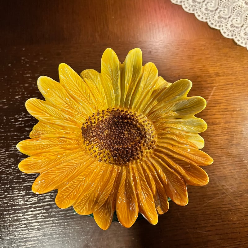 ひまわりの陶器小物入れ | アンティーク家具と喫茶キャバレーのネット