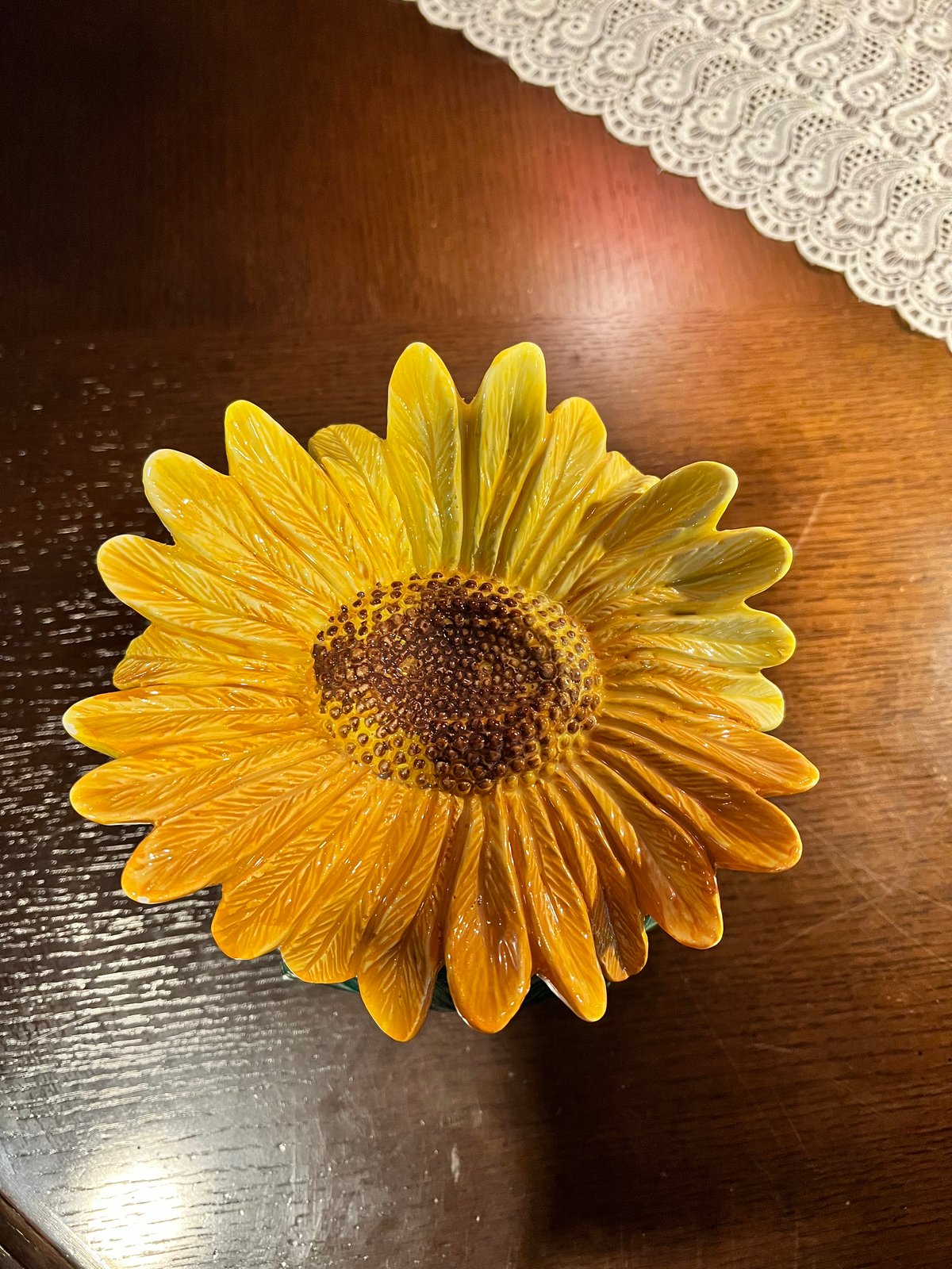 陶器製女性像オブジェ ひまわり付き 陶器製女性像オブジェ ひまわり付き