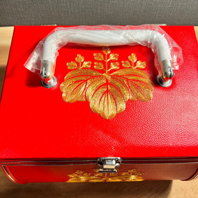 昭和レトロ 真っ赤なソーイングボックス | アンティーク家具と喫茶