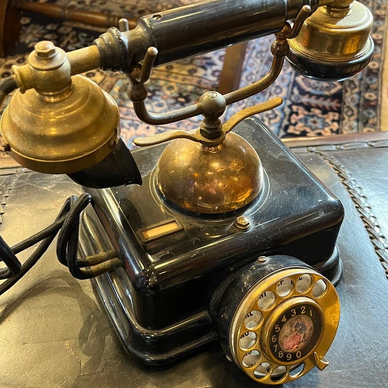 日本製 バブル時代のダイヤル式西洋モチーフ固定電話 | アンティーク