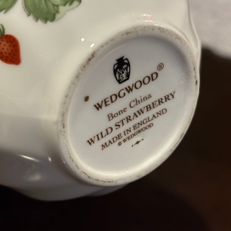 WEDGWOOD ワイルドストロベリー 花瓶 | アンティーク家具と喫茶