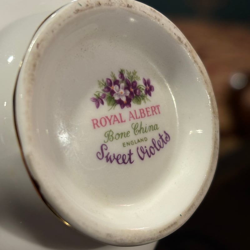 ROYAL ALBERT Sweet Violet ロイヤルアルバート カップ&ソーサー |
