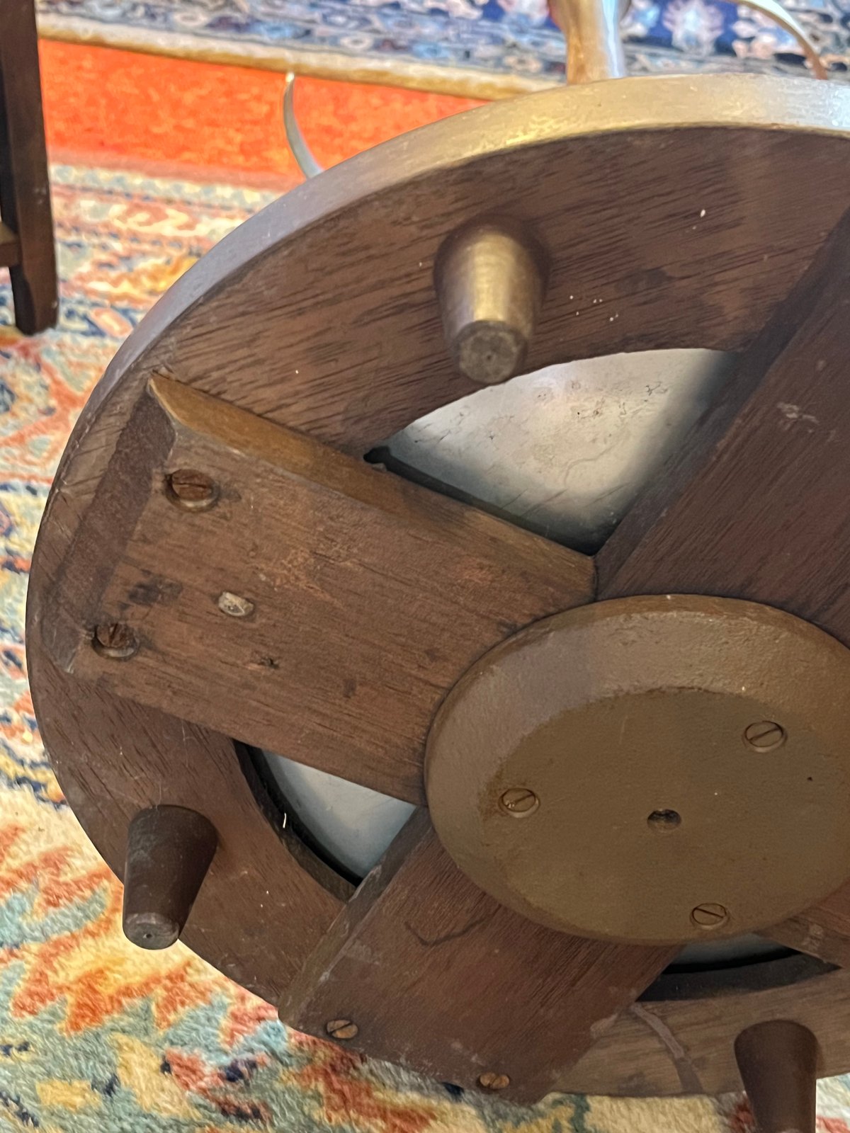 モダンでスタイリッシュ アンティークなユニーク傘立て | アンティーク