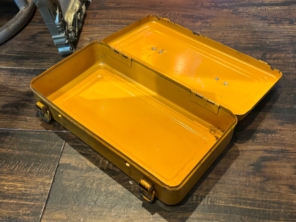 ヴィンテージ BRIDGESTONE ブリキの工具箱 | アンティーク家具と喫茶