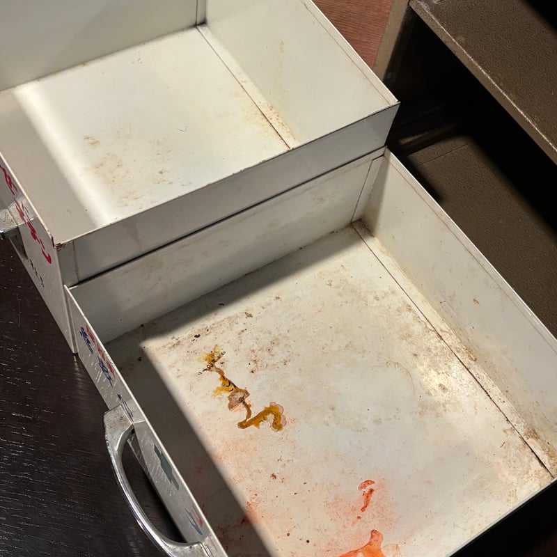 希少！】昭和レトロ スチール製薬箱 | アンティーク家具と喫茶