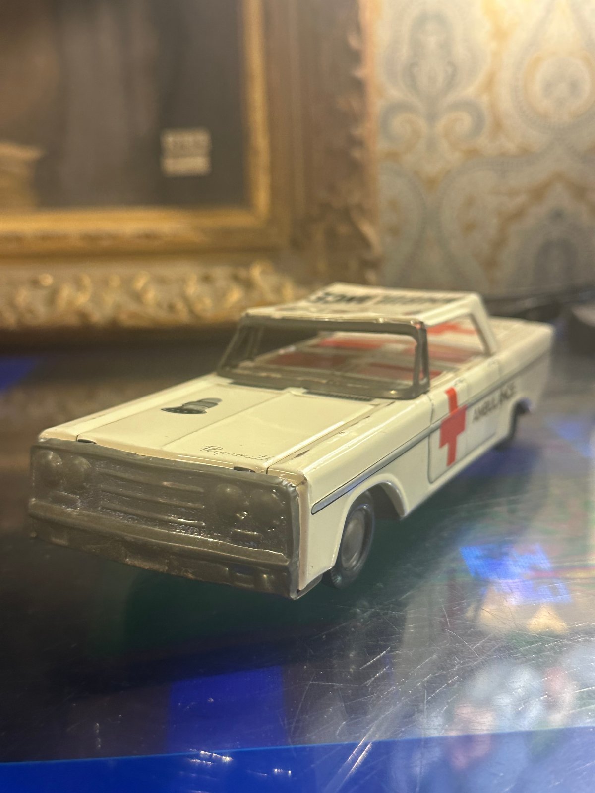 レア　ブリキのおもちゃ　救急車　ビンテージ 昭和レトロ ブリキ 救急車 | アンティーク家具と喫茶キャバレーの