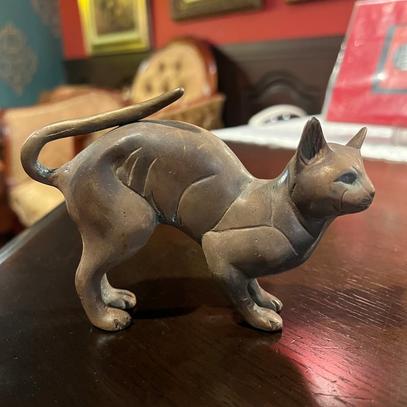 真鍮 猫の置物 | アンティーク家具と喫茶キャバレーのネットショップ
