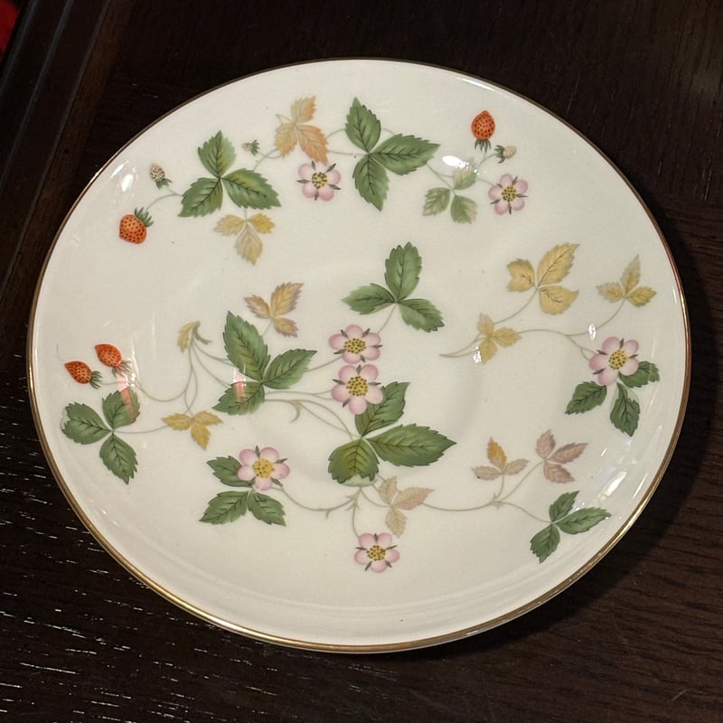 WEDGWOOD ワイルド・ストロベリー ティーカップ&ソーサー