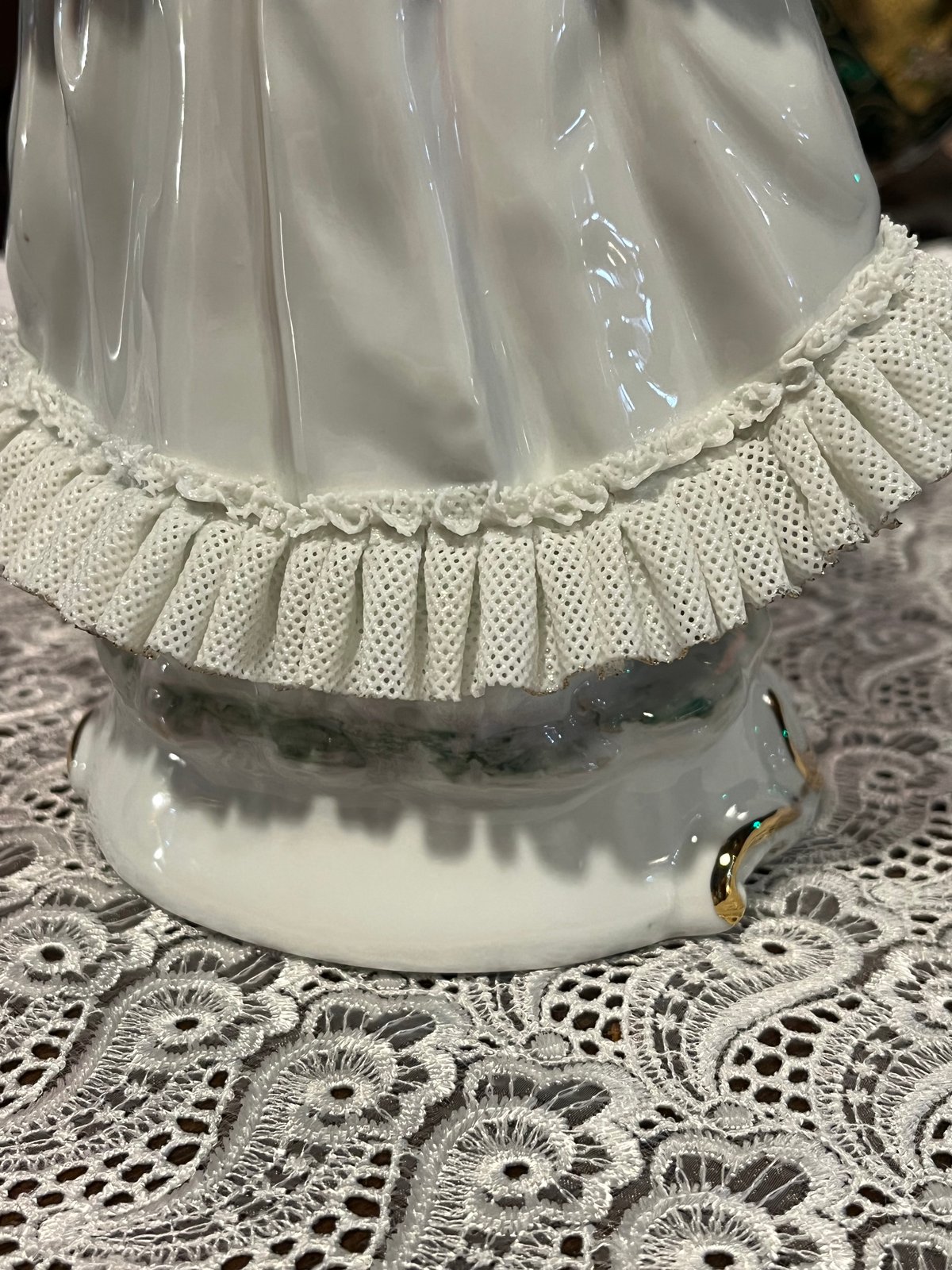 おまけレース付き！陶器でのレースの表現が凄い！豪華西洋婦人！ おまけレース付き！陶器でのレースの表現が凄い！豪華西洋婦人！