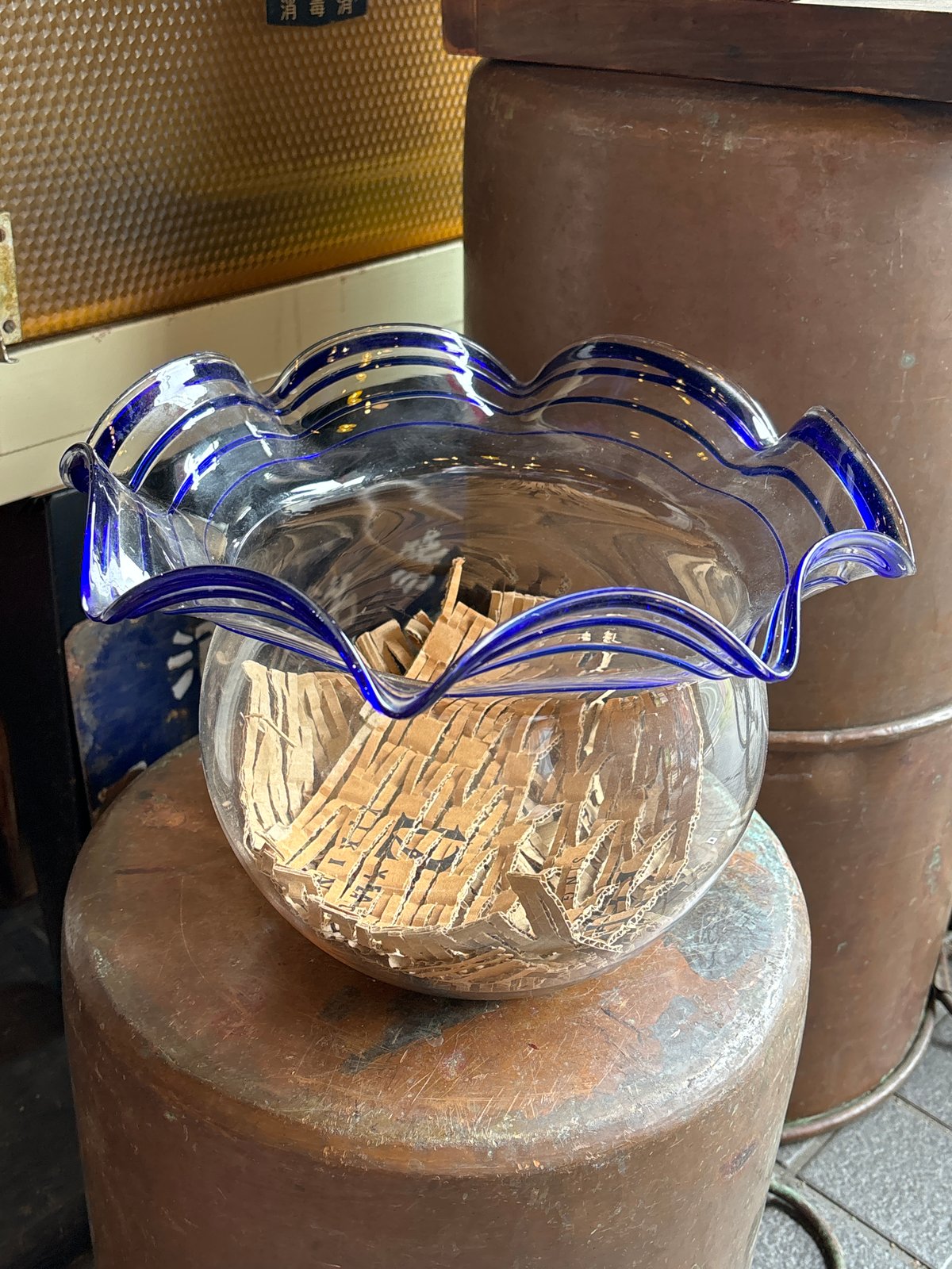 昭和レトロ 金魚鉢 | アンティーク家具と喫茶キャバレーのネット 昭和レトロ 金魚鉢 | アンティーク家具と喫茶キャバレーのネット