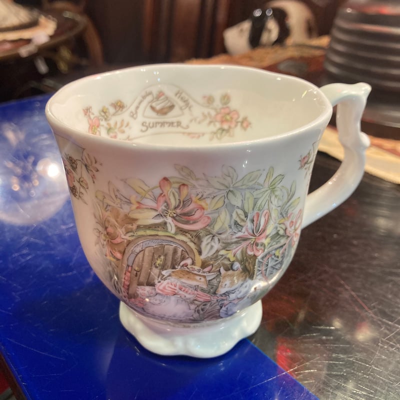 ロイヤルドルトン ブランブリーヘッジ マグカップ(SUMMER