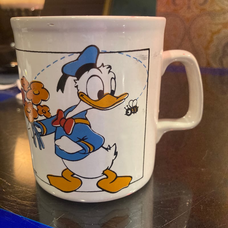 ドナルドとデイジーのマグカップ | アンティーク家具と喫茶キャバレー
