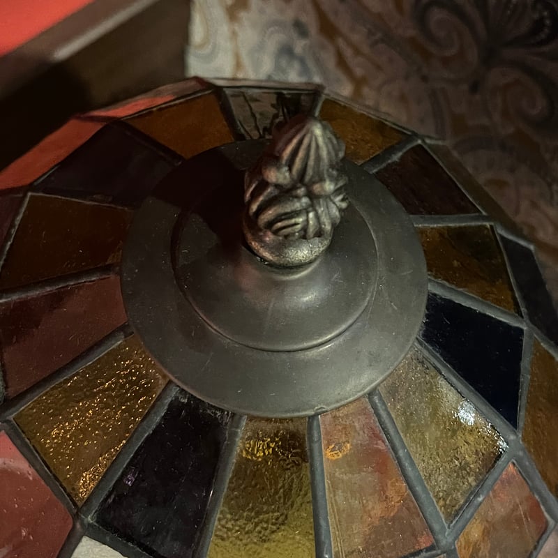 ステンドグラス カラーガラスが綺麗に反射する！ | アンティーク家具と