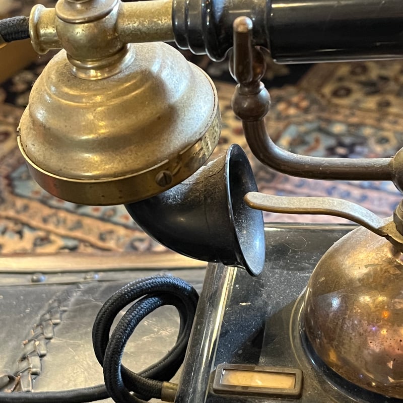 日本製 バブル時代のダイヤル式西洋モチーフ固定電話 | アンティーク