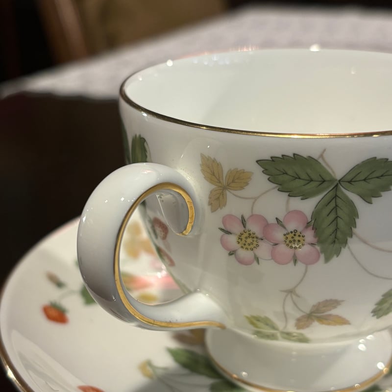 WEDGWOOD ワイルド・ストロベリー ティーカップ&ソーサー