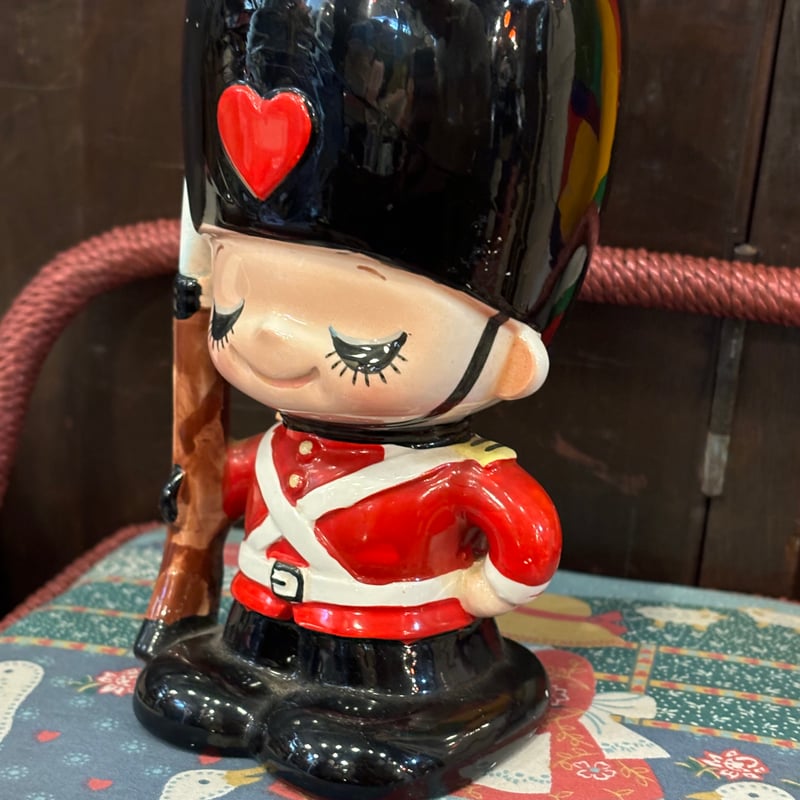 激レア　昭和レトロ　内藤ルネ　陶器　貯金箱　イギリス兵隊　衛兵　ヴィンテージ 激レア 昭和レトロ 内藤ルネ 陶器 貯金箱 イギリス兵隊 衛兵