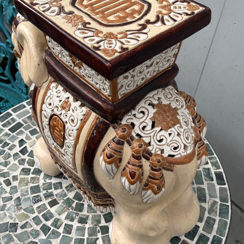 茶象の陶器 トン 花台 置物 フラワースタンド | アンティーク 茶象の陶器 トン 花台 置物 フラワースタンド | アンティーク