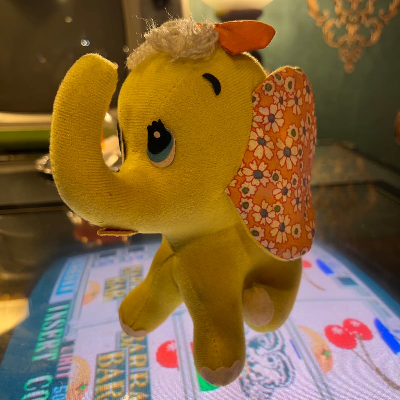 黄色い耳のゾウ　昭和25年頃 花柄の耳の黄色いゾウさん人形 | アンティーク家具と喫茶キャバレーの