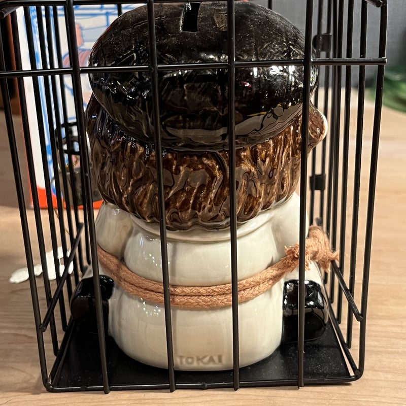 目がちょっと動く牢獄ギャング貯金箱 （デッドストック