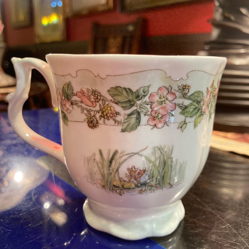 ロイヤルドルトン ブランブリーヘッジ マグカップ(SUMMER