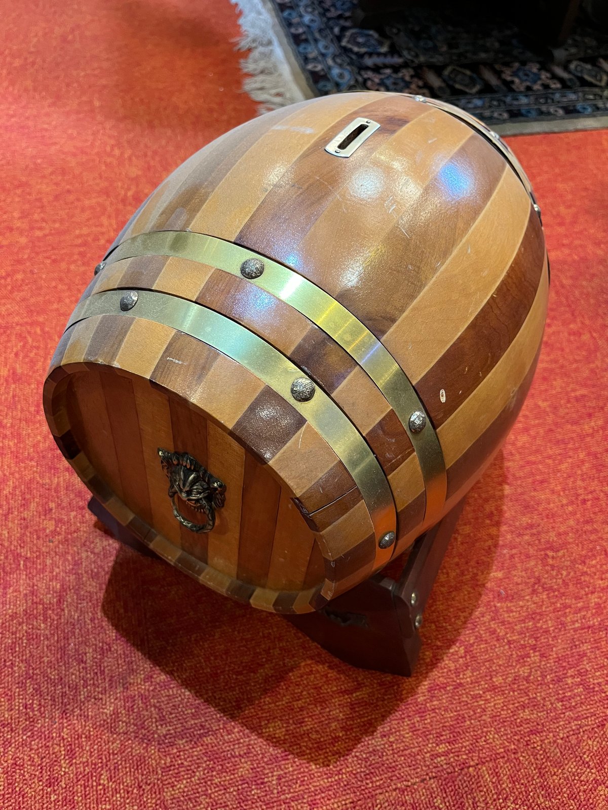 KAVALAN シングルモルトウイスキー 樽型貯金箱