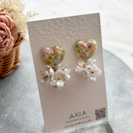 【AXAP347】ハートとお花のピアス（かすみ草）サージカルステンレス
