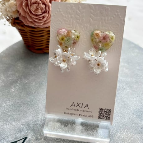 【AXAP347】ハートとお花のピアス（かすみ草）サージカルステンレス