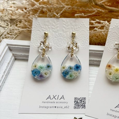 【AXAP342】雫ピアス（かすみ草・青）14kgf、金具交換可