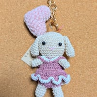 【うさ0394】あみぐるみバッグチャーム「セーラー衿うさこ」 ピンクハート