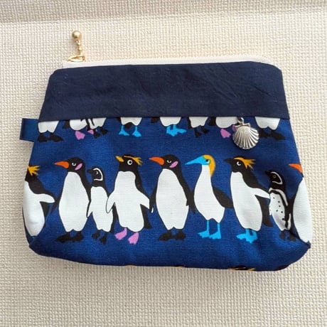 【うさ0300】ペンギン柄ポーチ