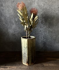 塩釉薬の六角形の花瓶 塩釉薬の六角形の花瓶 六角形のテクスチャーのある花瓶