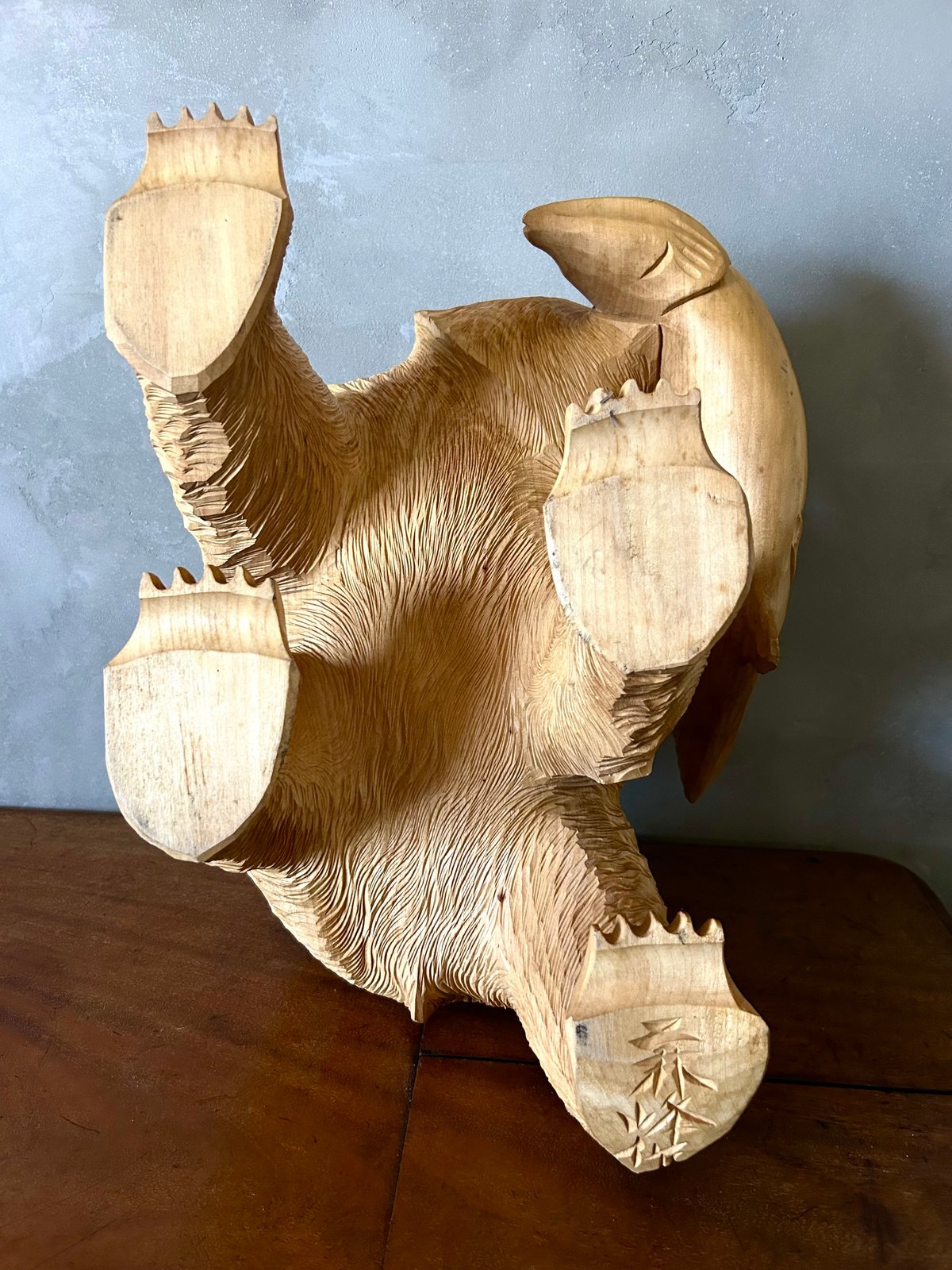 北海道　アイヌ　熊　熊の木彫り　彫刻　民芸　骨董　アンティーク　ヴィンテージ 木彫り熊 /アイヌ/ヴィンテージ/鮭/置物/民藝/大きい | 骨董