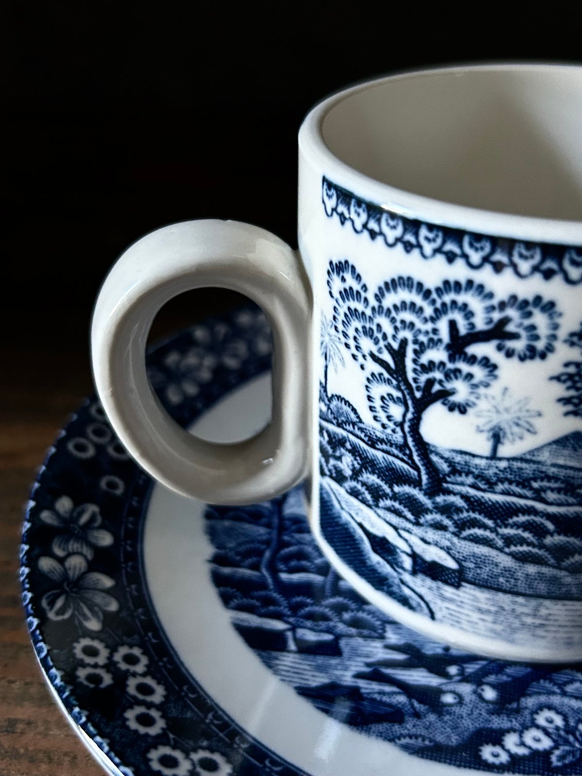 青い絵柄の陶器カップセット 青い絵柄の陶器カップセット 再入荷】【新品】 波佐見焼 マグカップ