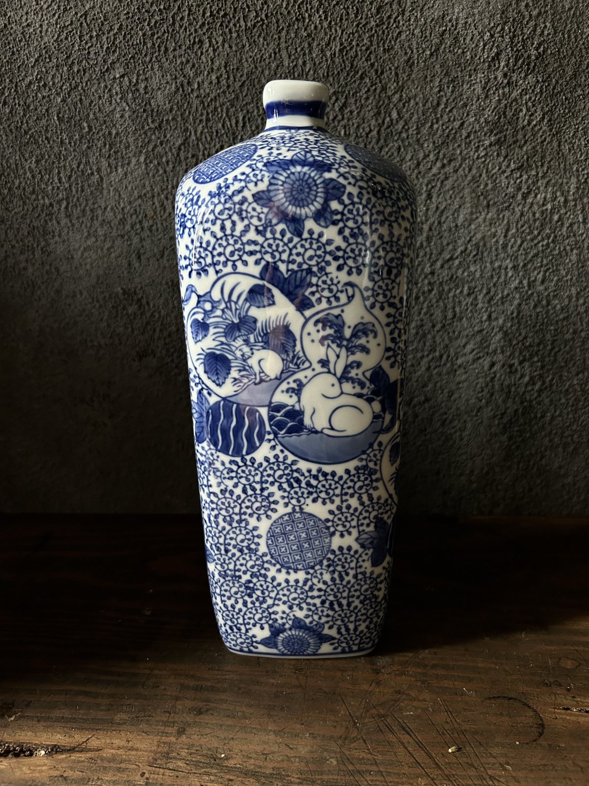 青白金彩陶器花瓶 有田焼 Amazon.co.jp: 有田焼 花瓶 壺 陶器 青 白 レトロ : ホーム