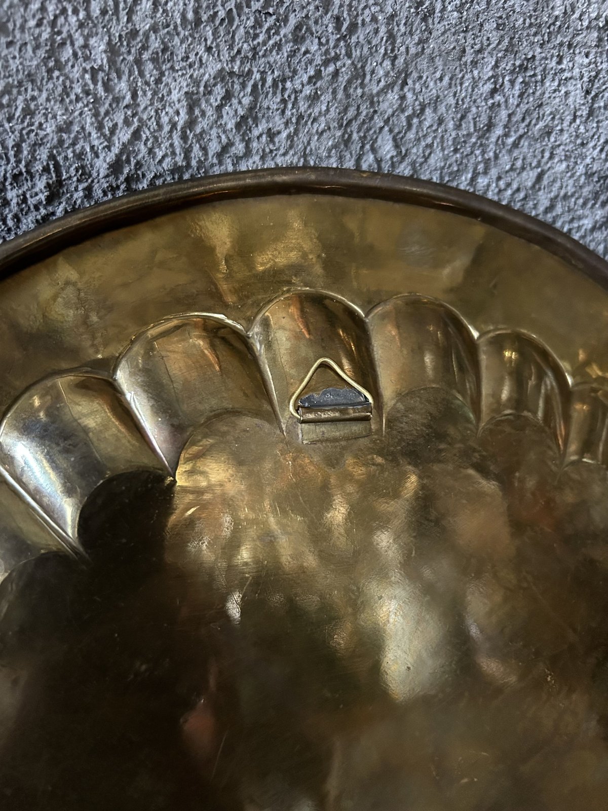 トルコ製 金属工芸 壁掛け 手工芸 花柄 彫刻 銅製装飾プレート アンティーク 彫金の銅製皿/壁掛け/アンティーク | 骨董・アンティークのオンライン