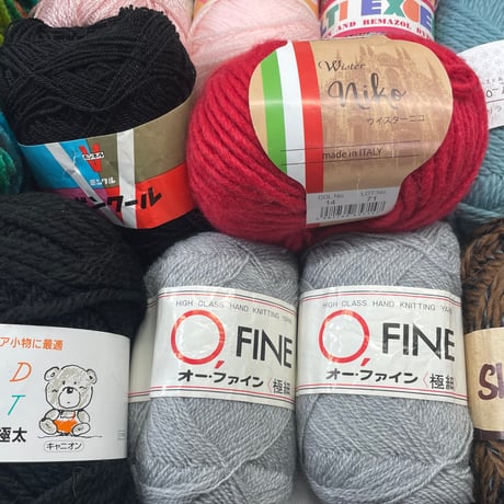 000　メーカー毛糸詰め合わせ37玉セット㉜※送料込み商品
