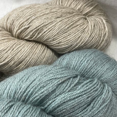 250　〈A〉TOUCH POSSUM YARN　2カセセット