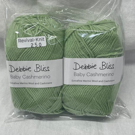 250　〈A〉Debbie Bliss　Baby Cashmerino　COL:Apple　2玉セット