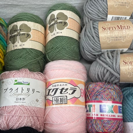 000　メーカー毛糸詰め合わせ37玉セット㉜※送料込み商品