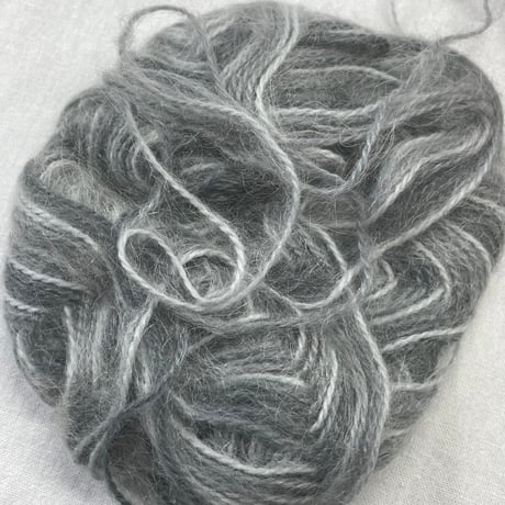 252　〈B〉ミンクルゴールドモヘアCOL:101　3玉セット＋おまけ付き